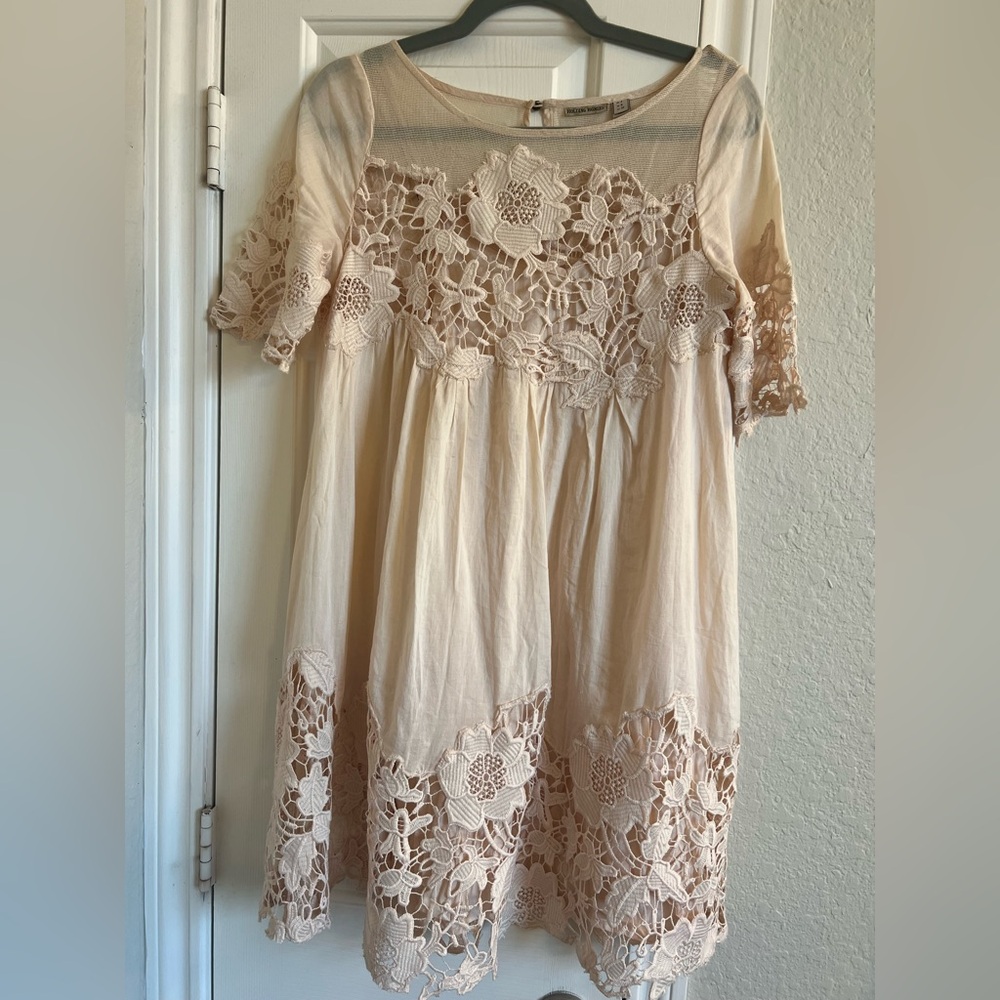 Holding Horses Magnolia lace dress sz 4 blush color/off white